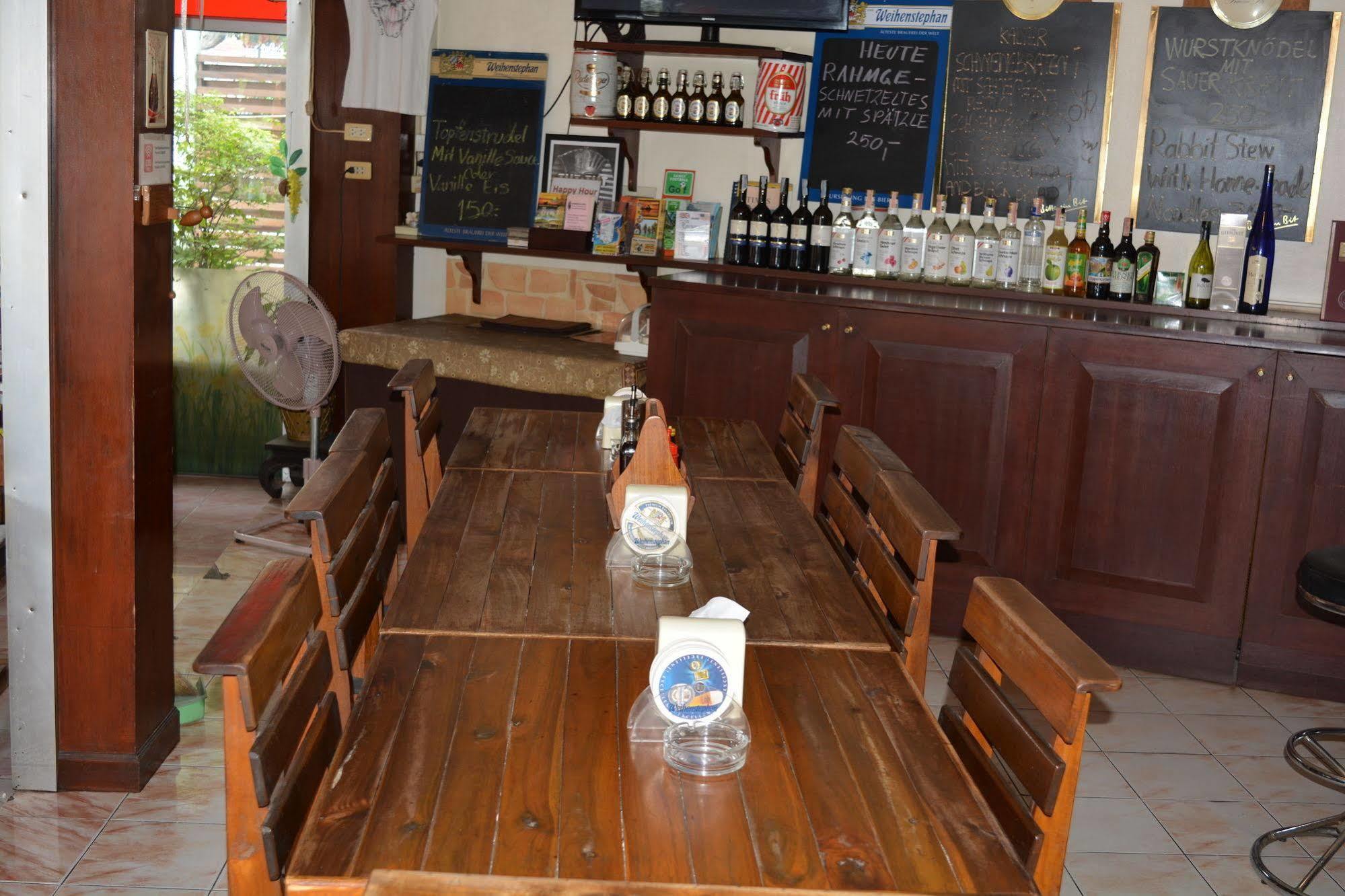 Little Austria Tams Guesthouse Praia Chaweng Exterior foto