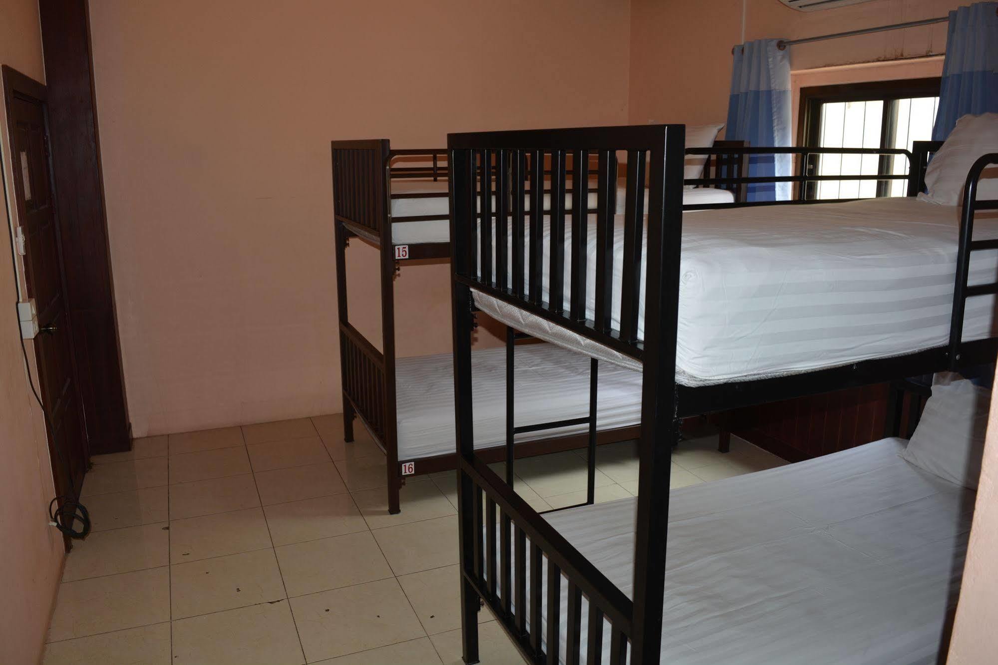 Little Austria Tams Guesthouse Praia Chaweng Exterior foto