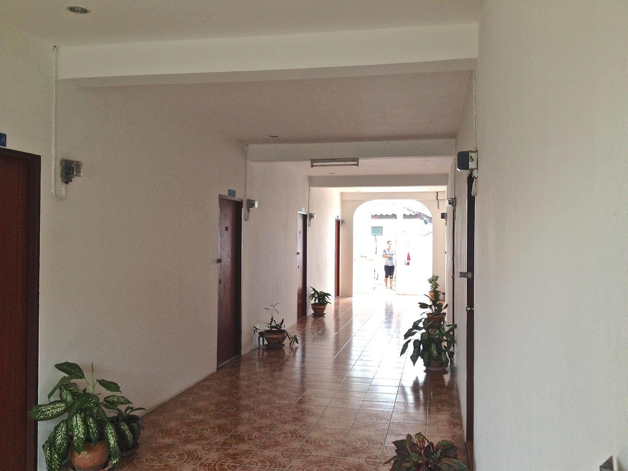 Little Austria Tams Guesthouse Praia Chaweng Exterior foto