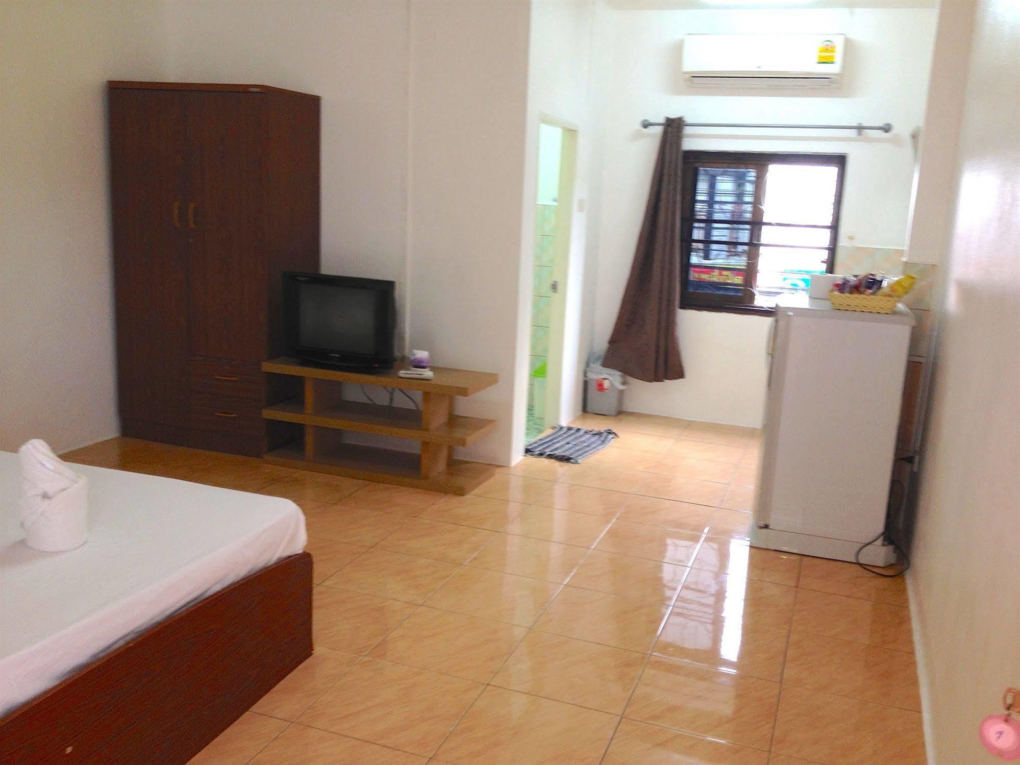 Little Austria Tams Guesthouse Praia Chaweng Exterior foto
